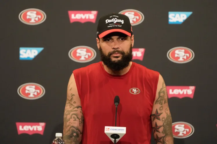 Receiver Mike Evans misses practice for the 49ers with a strained quadriceps
